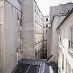 Comfortable And Bright 50 M In Paris 10Th