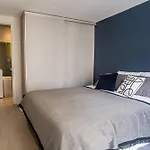 Comfortable And Bright 50 M In Paris 10Th