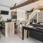 Comfortable And Bright 50 M In Paris 10Th