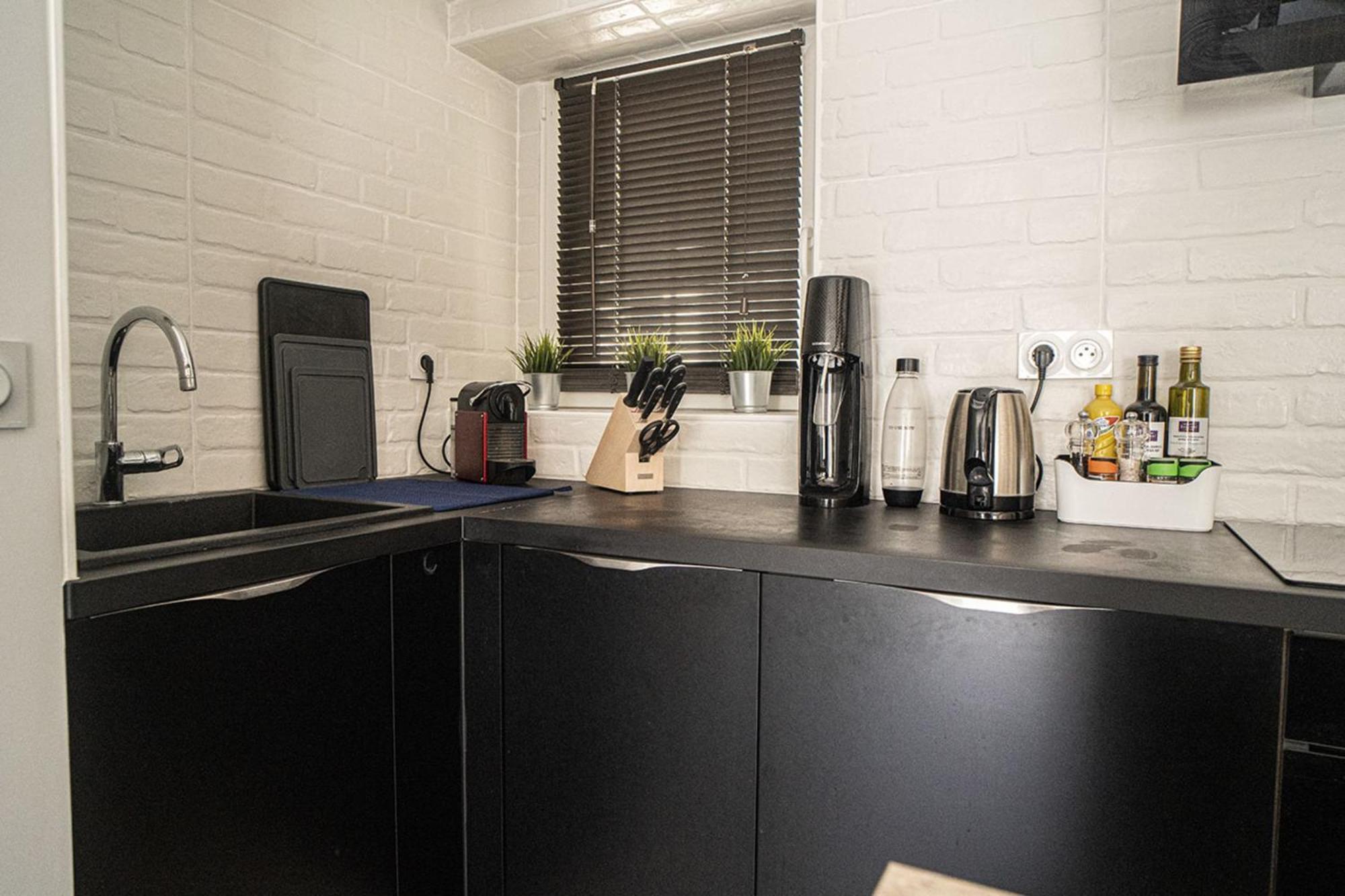 Comfortable And Bright 50 M In 10th Appartement *